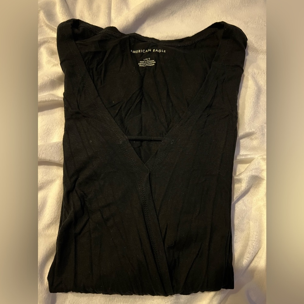 american eagle v neck top